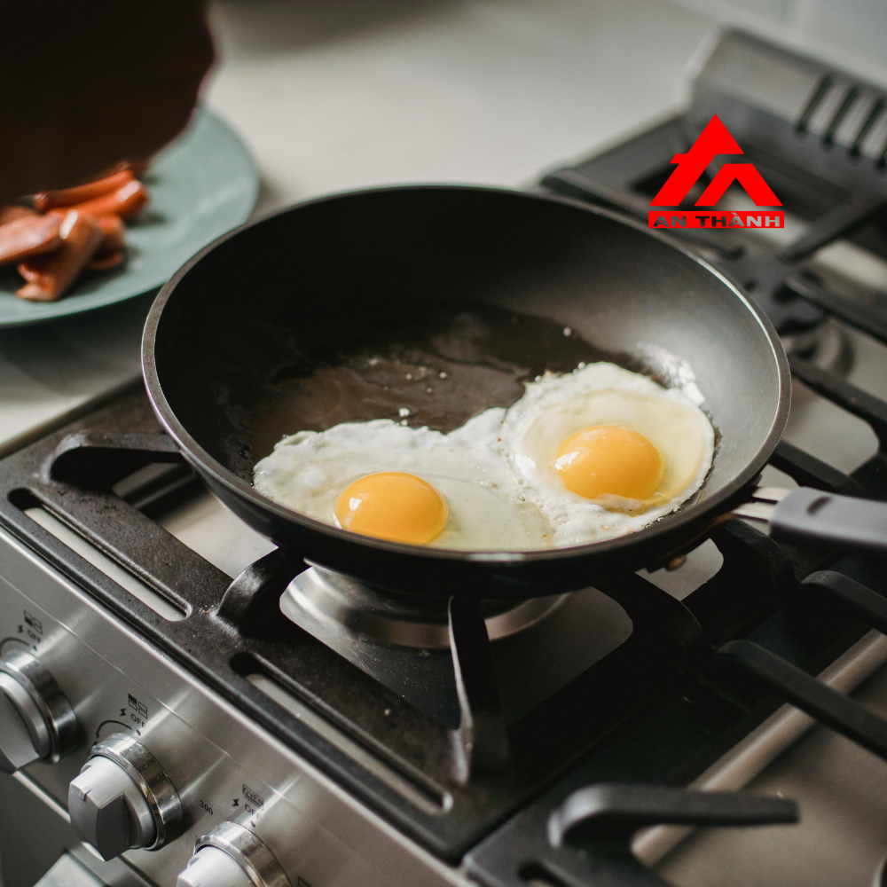 Cách Sử Dụng Chảo Chống Dính Đúng Cách Để Bền Lâu Và An Toàn